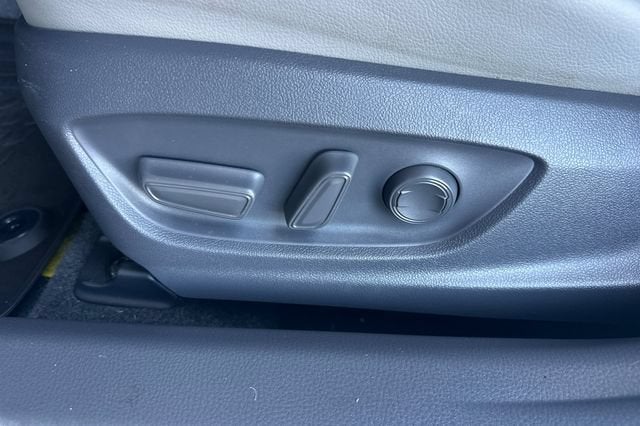 2018 Toyota Camry LE Auto (SE)