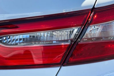 2018 Toyota Camry LE Auto (SE)