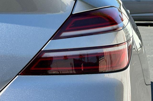 2023 Genesis G70 2.0T RWD