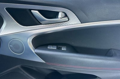 2023 Genesis G70 2.0T RWD