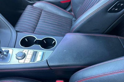 2023 Genesis G70 2.0T RWD