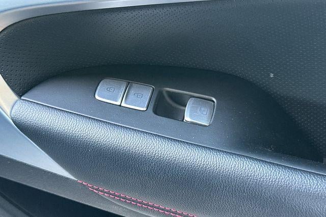 2023 Genesis G70 2.0T RWD