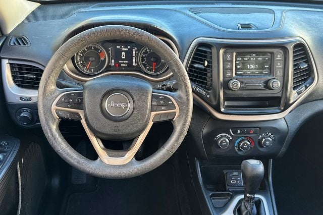 2017 Jeep Cherokee Sport