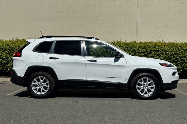 2017 Jeep Cherokee Sport