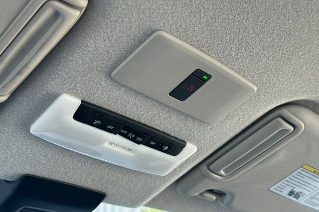 2024 Nissan Kicks SR SR PREMIUM PKG