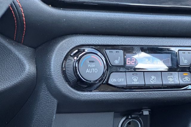 2024 Nissan Kicks SR SR PREMIUM PKG
