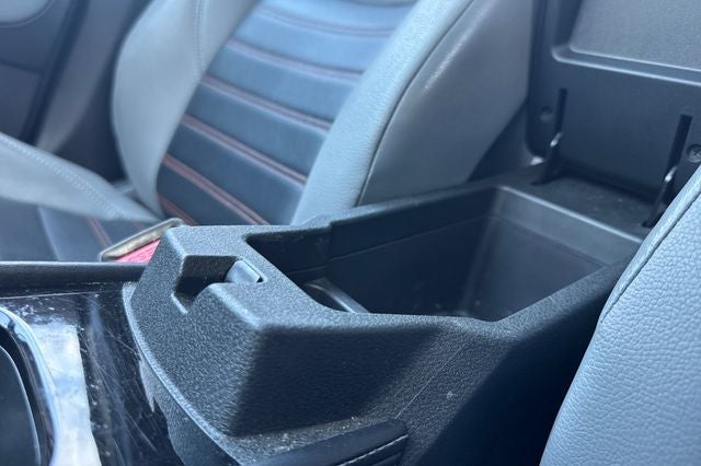 2024 Nissan Kicks SR SR PREMIUM PKG