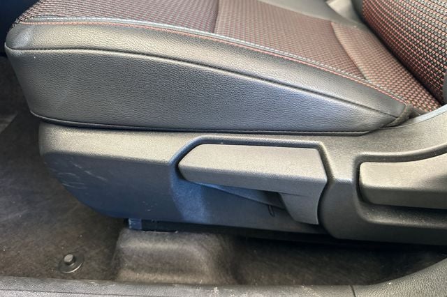 2025 Nissan Kicks SR AWD