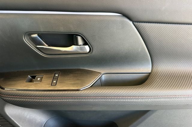 2025 Nissan Kicks SR AWD