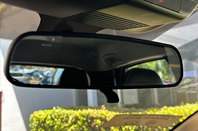 2025 Nissan Kicks SR AWD