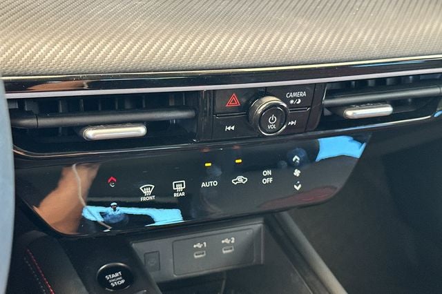 2025 Nissan Kicks SR AWD