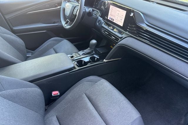 2025 Toyota Camry LE LE HYBRID