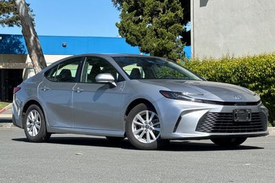 2025 Toyota Camry LE LE HYBRID