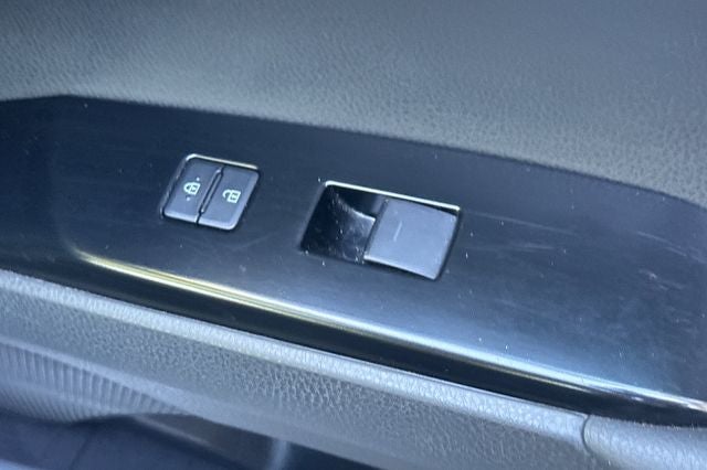 2025 Toyota Camry LE LE HYBRID