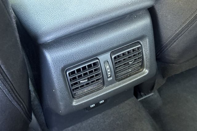 2025 Toyota Camry LE LE HYBRID