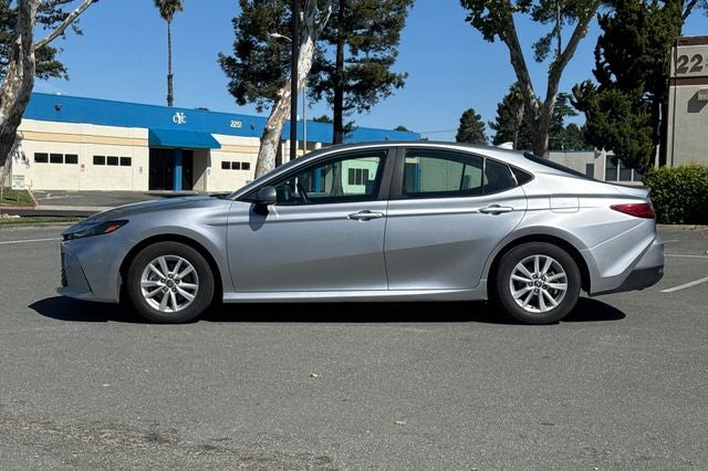 2025 Toyota Camry LE LE HYBRID