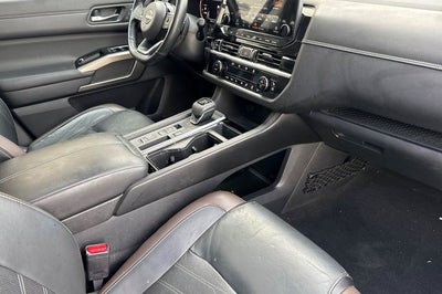 2023 Nissan Pathfinder Platinum PLAINUM