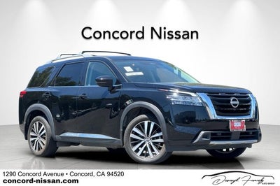 2023 Nissan Pathfinder Platinum PLATIMUM