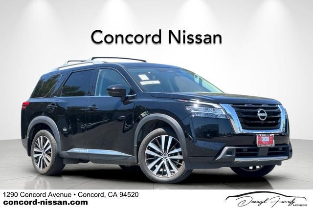 2023 Nissan Pathfinder Platinum PLATIMUM