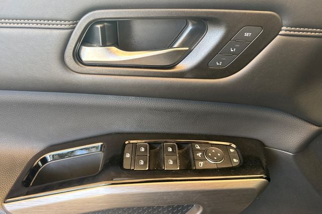 2023 Nissan Pathfinder Platinum PLATIMUM