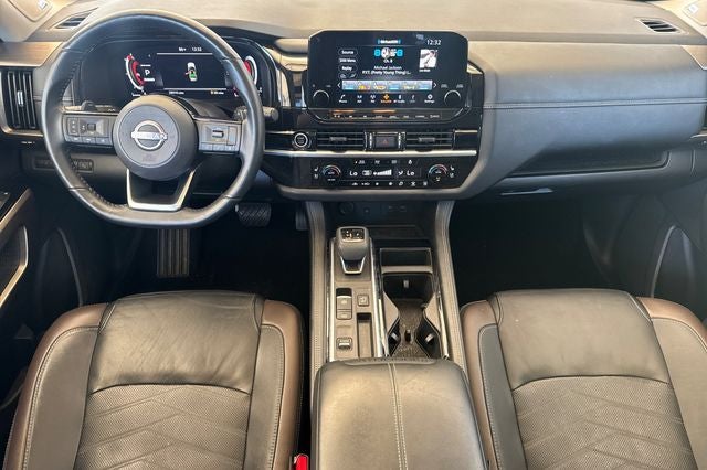 2023 Nissan Pathfinder Platinum PLATIMUM