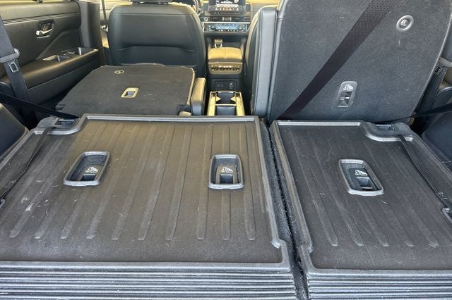 2023 Nissan Pathfinder Platinum PLATIMUM