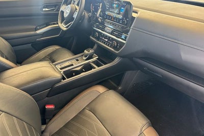 2023 Nissan Pathfinder Platinum PLATIMUM