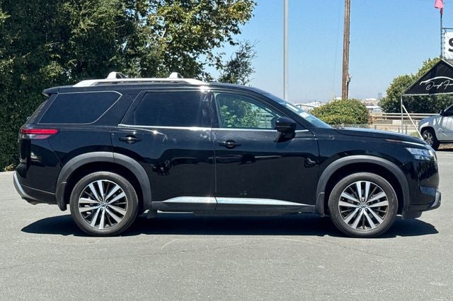 2023 Nissan Pathfinder Platinum PLATIMUM