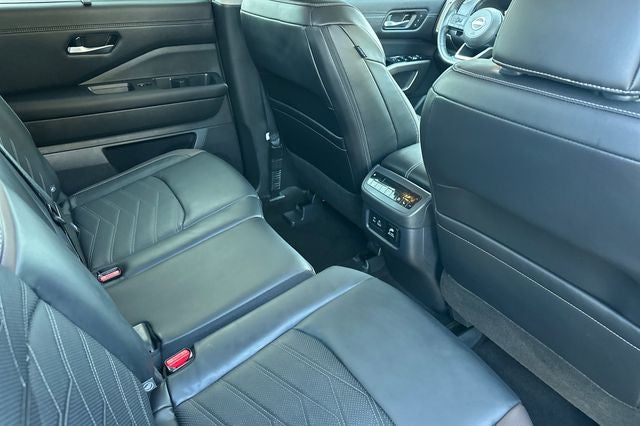 2025 Nissan Pathfinder Platinum PLATINUM 4WD