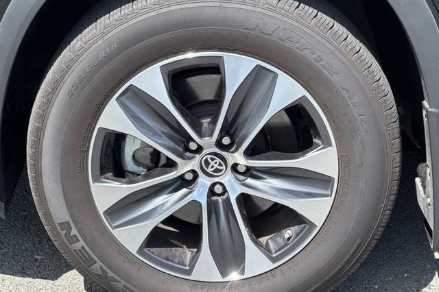 2024 Toyota Highlander XLE XLE