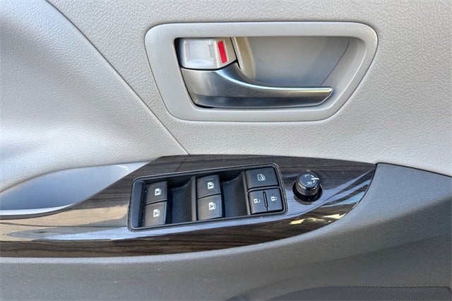 2020 Toyota Sienna XLE 7 Passenger