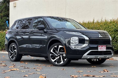 2024 Mitsubishi Outlander SE SE