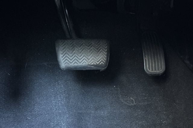 2022 Toyota Prius LE LE FWD