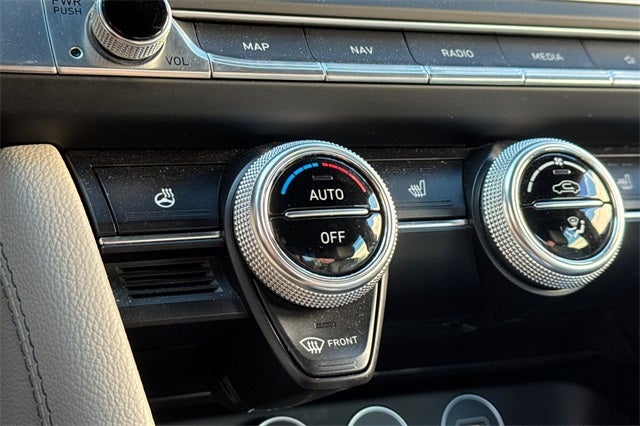 2023 Genesis G70 2.0T 2.0T AWD