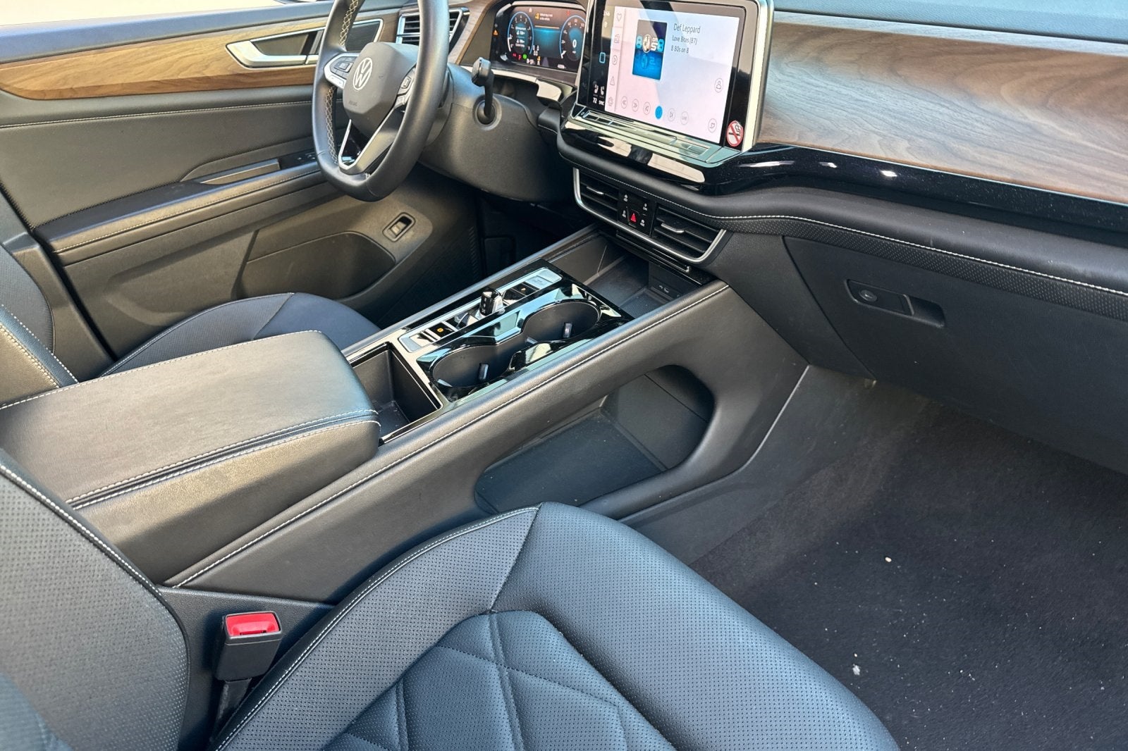 2024 Volkswagen Atlas 2.0T SE w/Technology SE TECHNOLOGY