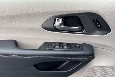 2023 Chrysler Pacifica Touring L Touring