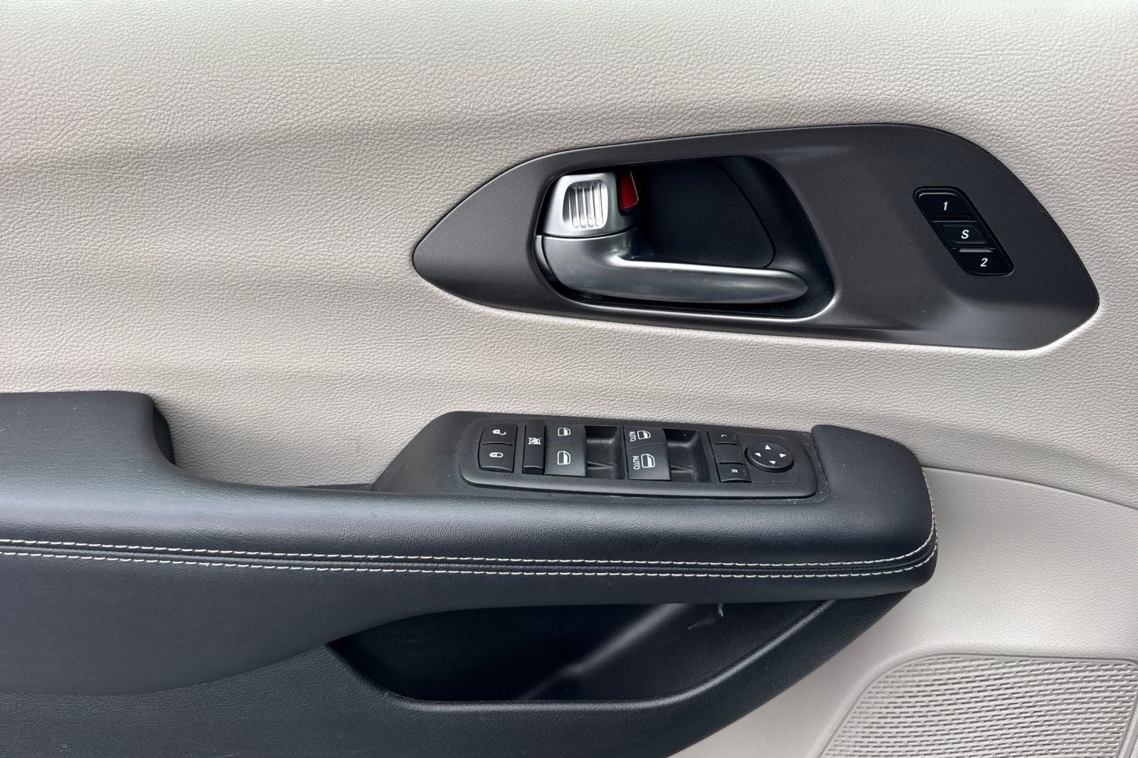 2023 Chrysler Pacifica Touring L Touring