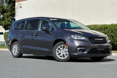 2023 Chrysler Pacifica Touring L touring