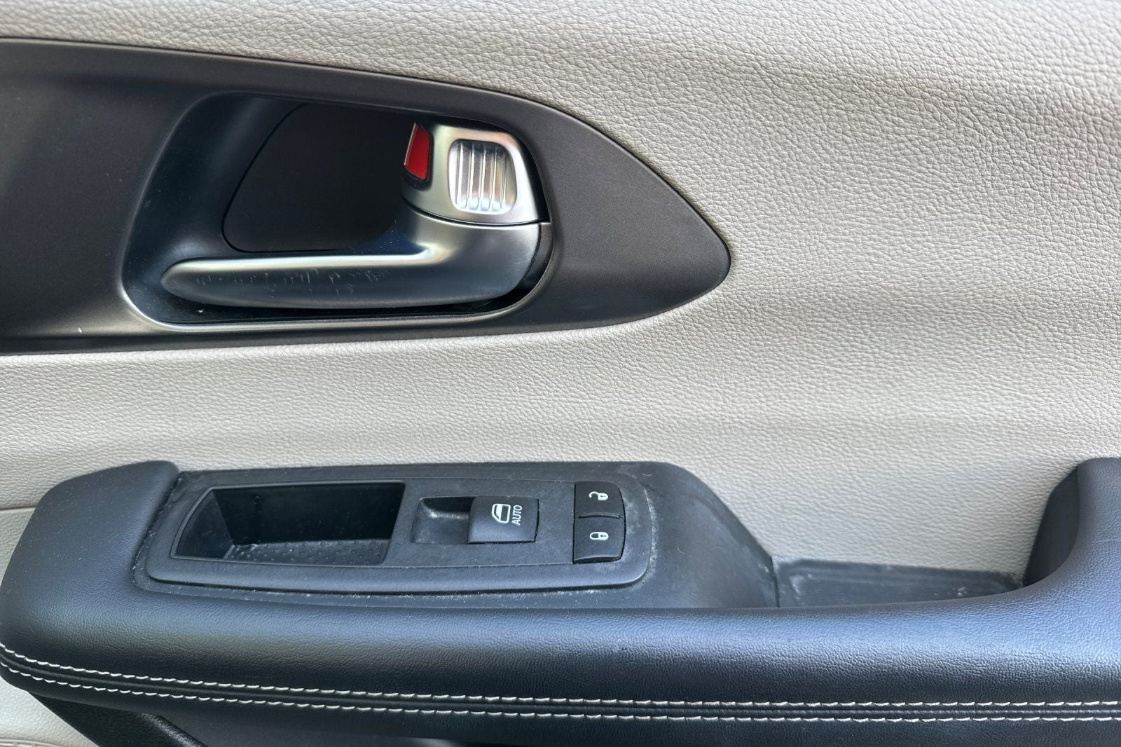 2023 Chrysler Pacifica Touring L touring