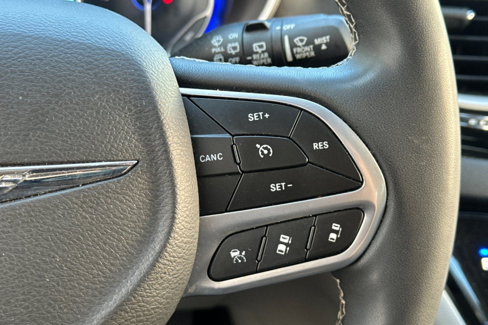 2023 Chrysler Pacifica Touring L touring