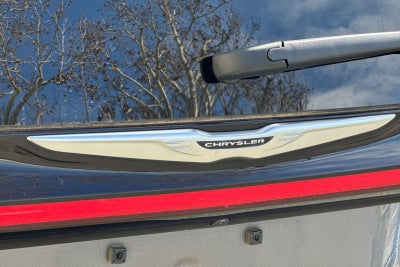 2023 Chrysler Pacifica Touring L touring