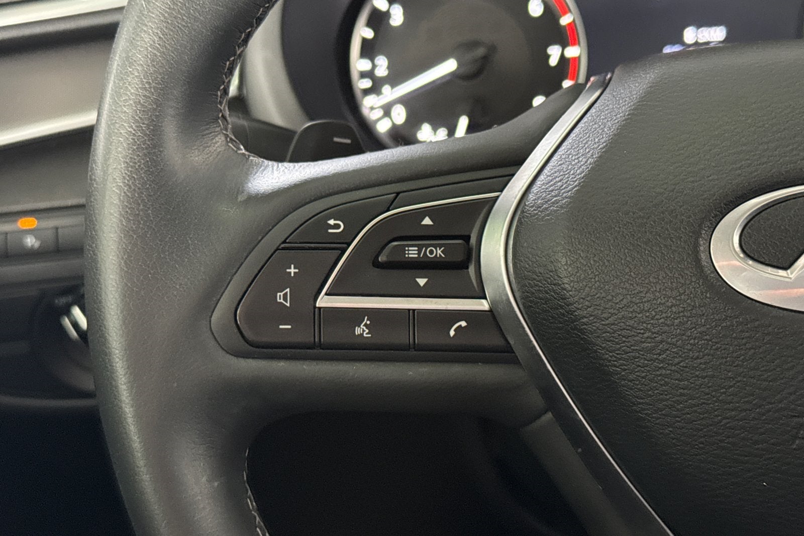 2023 INFINITI QX50 LUXE