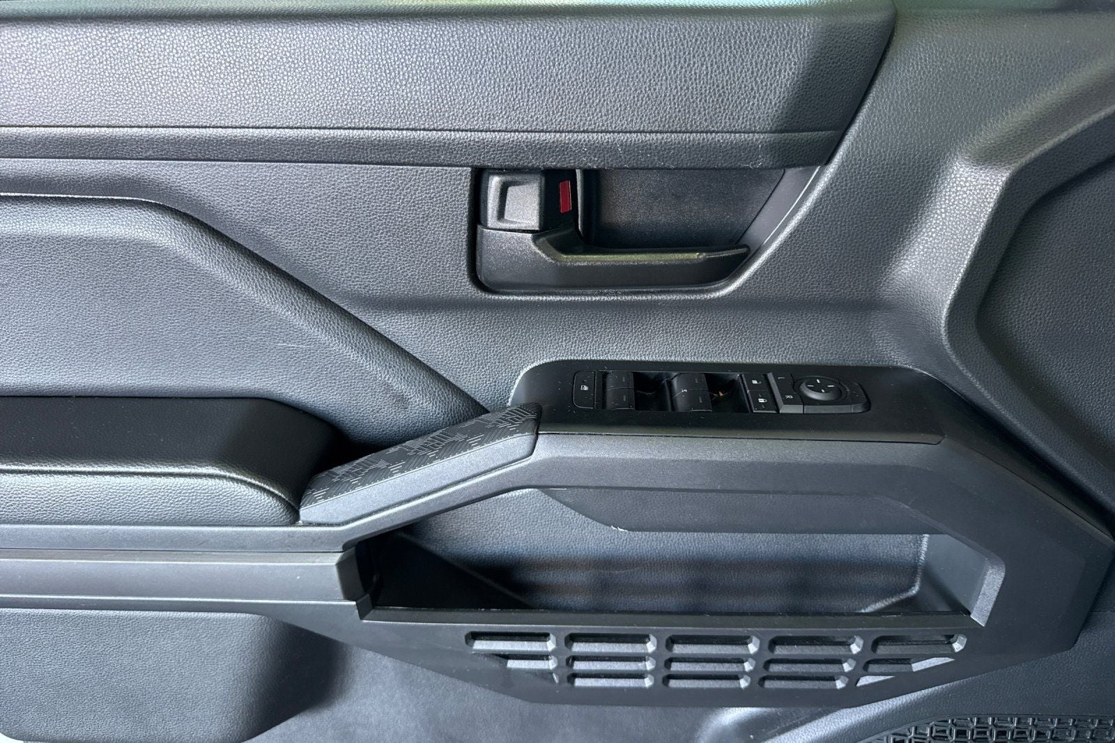 2025 Toyota Tacoma SR5 MEDIUM BED