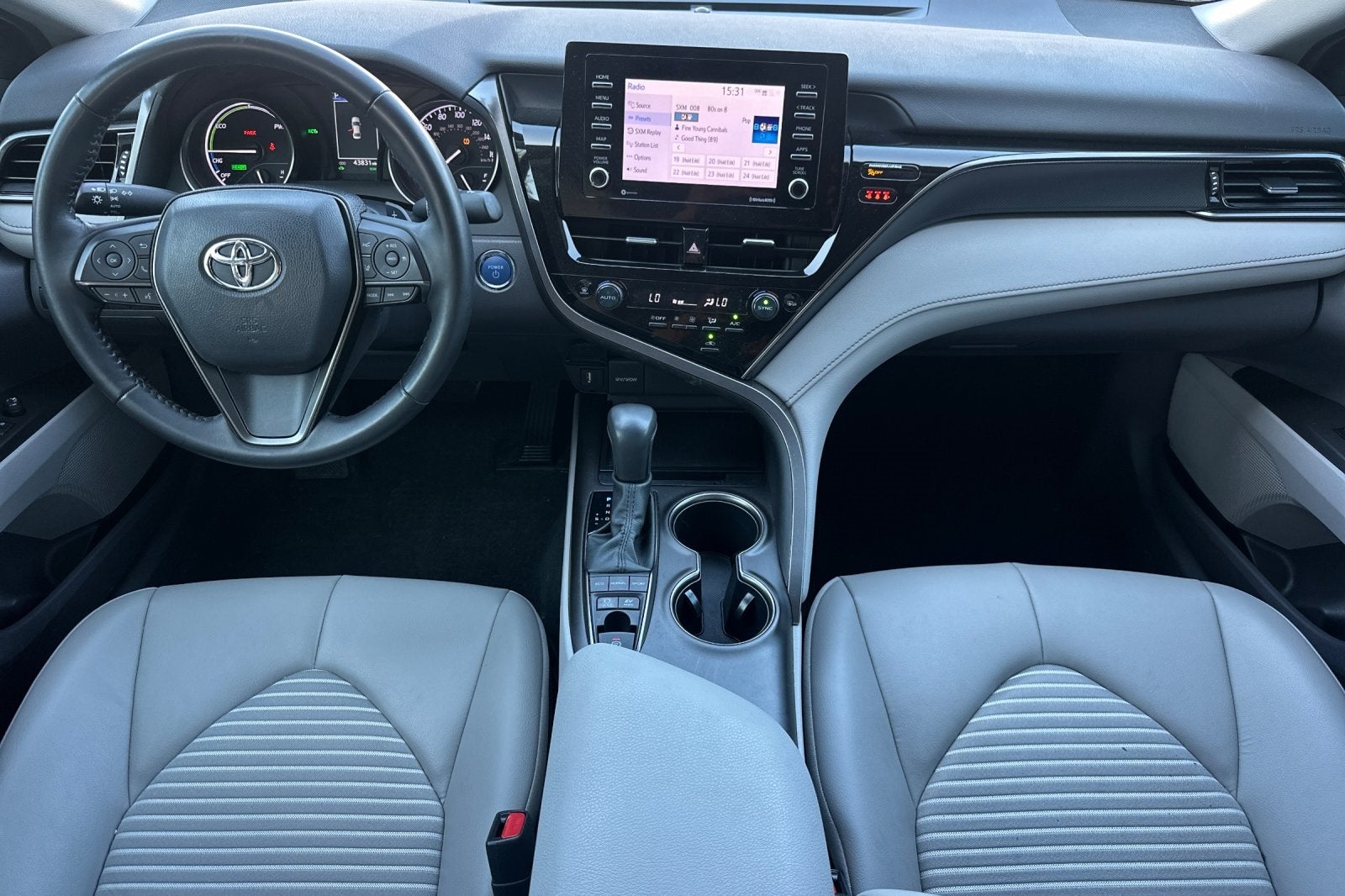 2023 Toyota Camry Hybrid SE