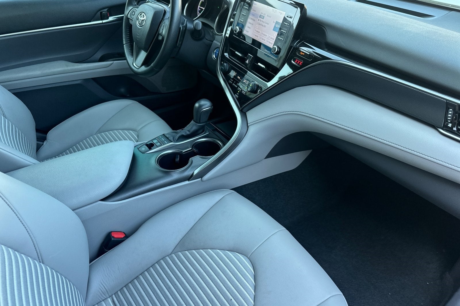 2023 Toyota Camry Hybrid SE
