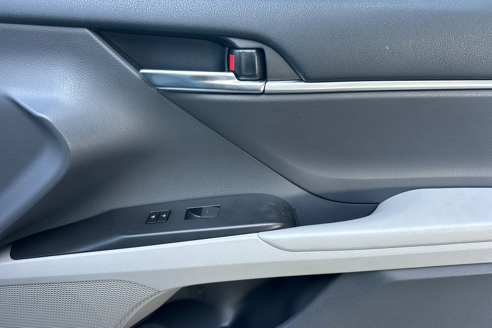 2023 Toyota Camry Hybrid SE