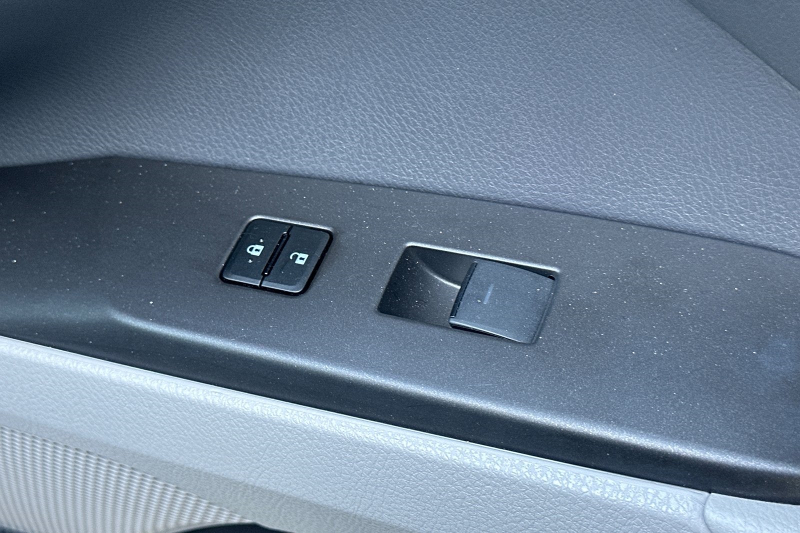 2023 Toyota Camry Hybrid SE