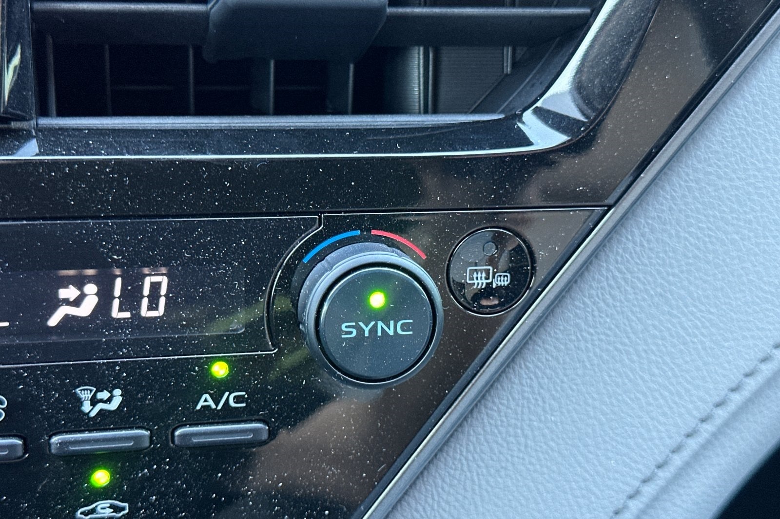 2023 Toyota Camry Hybrid SE