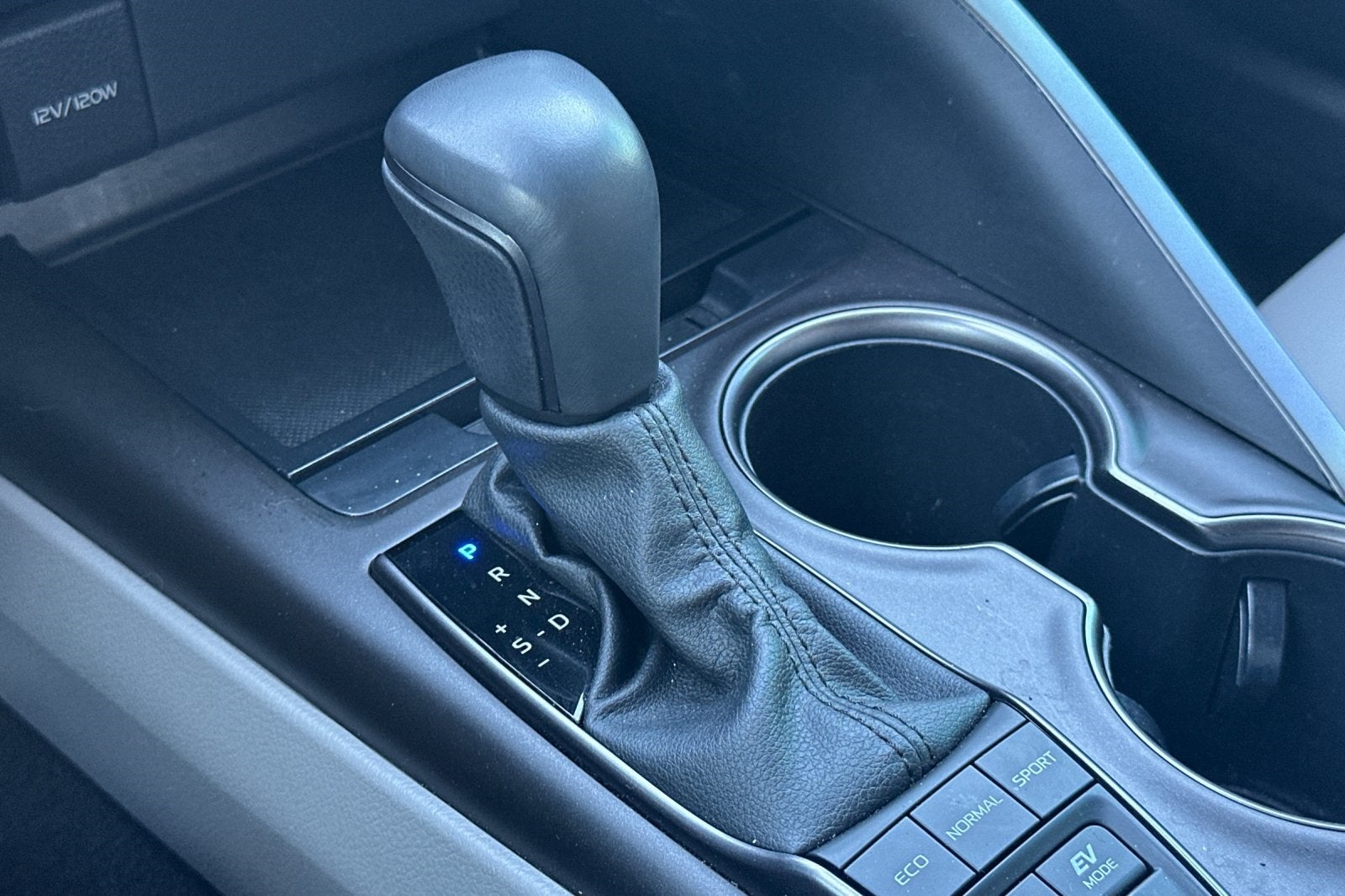 2023 Toyota Camry Hybrid SE