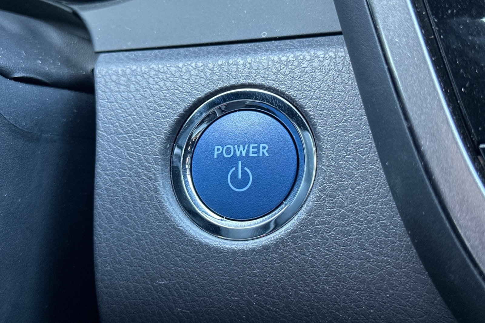 2023 Toyota Camry Hybrid SE